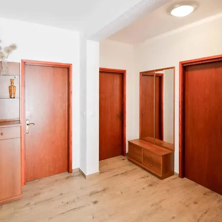 In Pula/istrien 17457 Apartment *