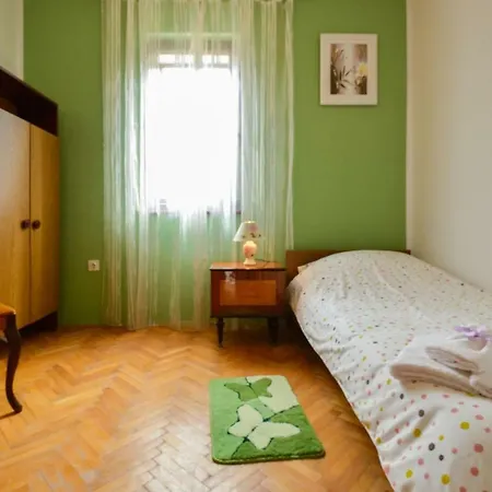 Apartment In Pula/istrien 17457 Pula