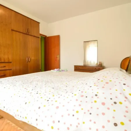In Pula/istrien 17457 Apartment *